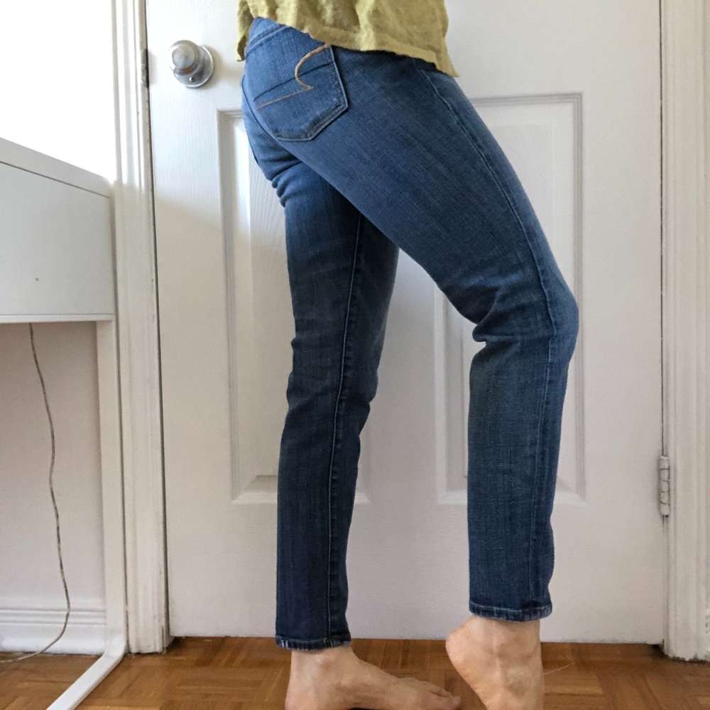 Boyfriend jean and green top!